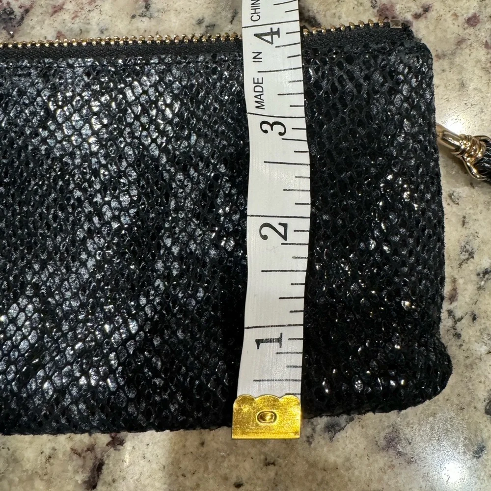 DKNY Wristlet Wallet Faux Snakeskin Leather‎ Clutch